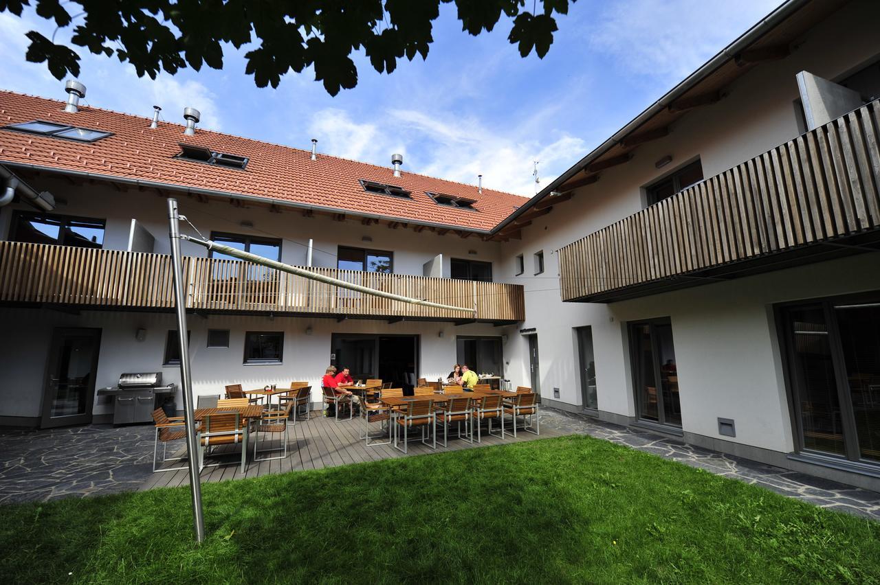 Porcuv Mlyn Hotel Bykovice Eksteriør billede